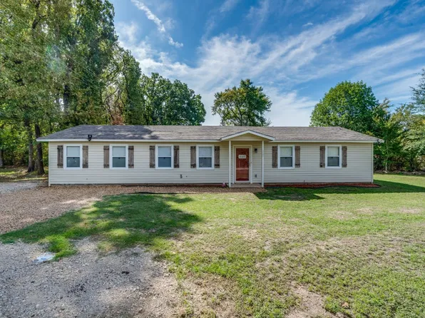 805 Maloma Rd, Tool, TX 75143