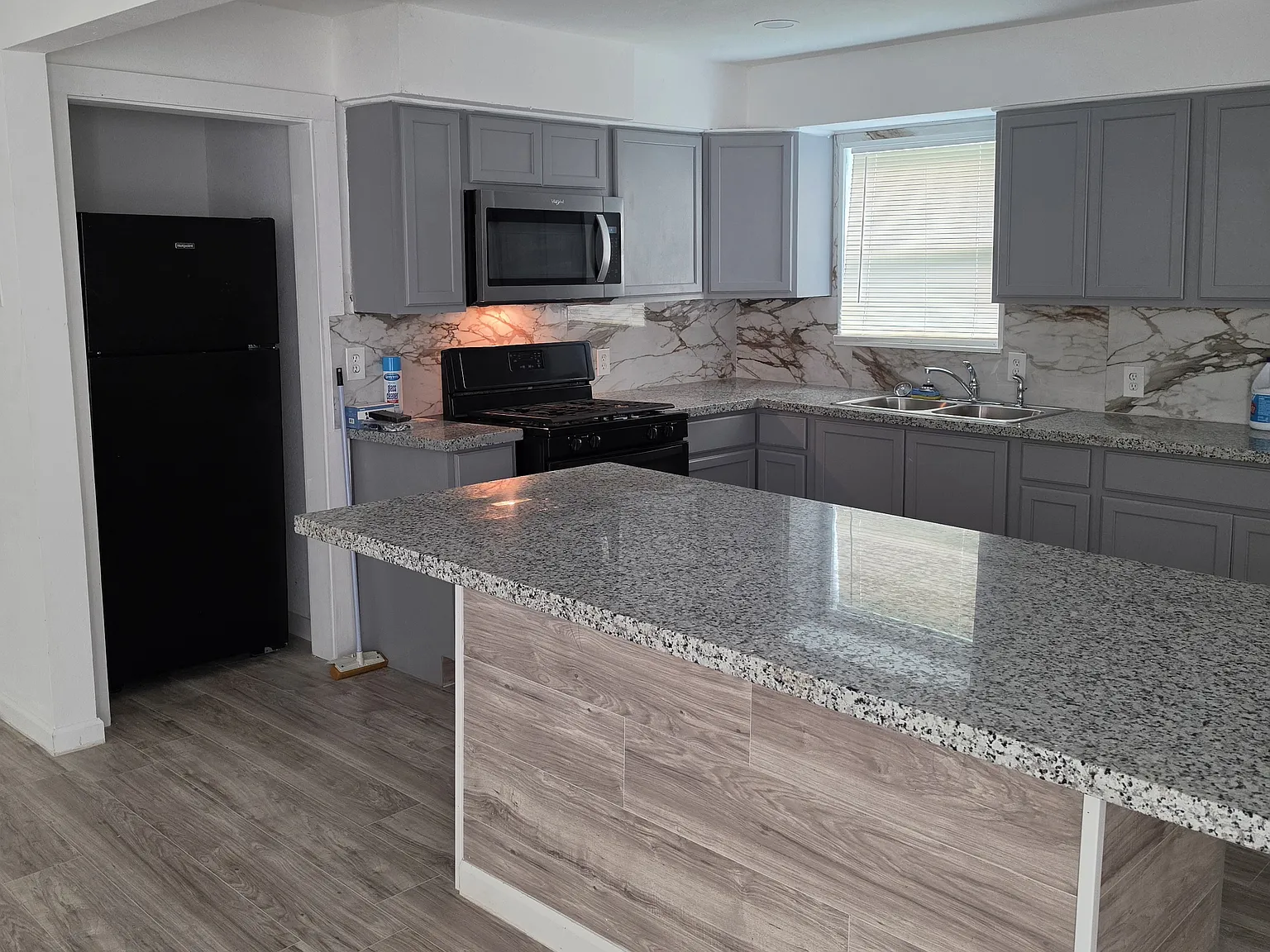 4526 Edfield St — Photo 2