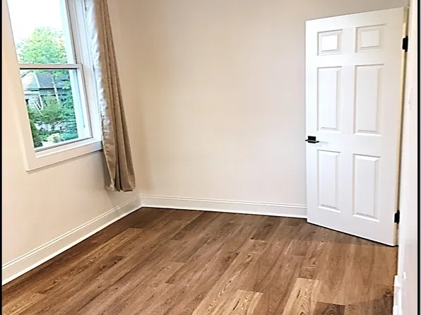 86 Sherman Place image 10 of 34