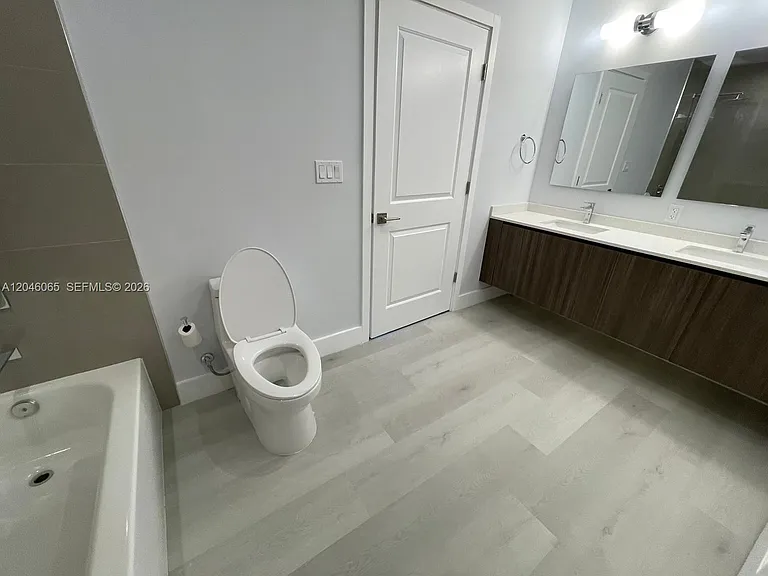 1938 Jackson St #301 — Photo 22