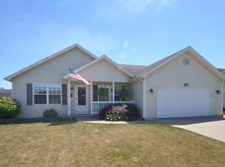 3033 Mandarin Grove Ln, Kalamazoo, MI 49004