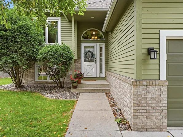 4658 Wildwood St, Eagan, MN 55122