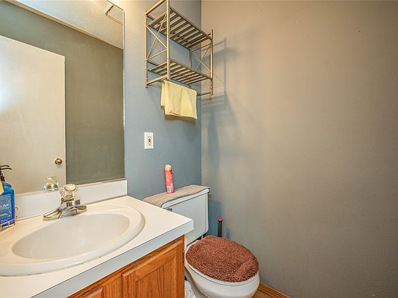 5th image of 415 Bel Aire Dr