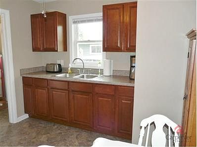 4th image of 813 Vasbinder Dr