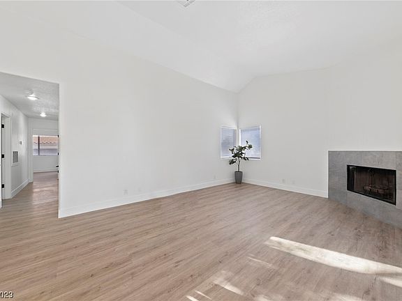 3rd image of 5036 S Rainbow Blvd Unit 206