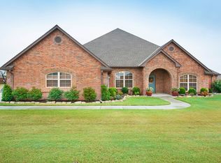 4658 Hillcrest Ln, Edmond, OK 73025