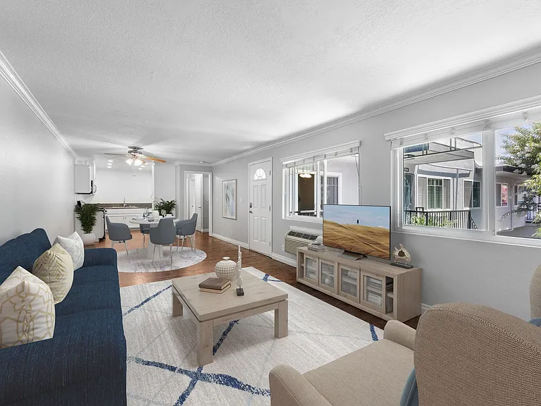 Villa Serrano Apartment Homes — Photo 3