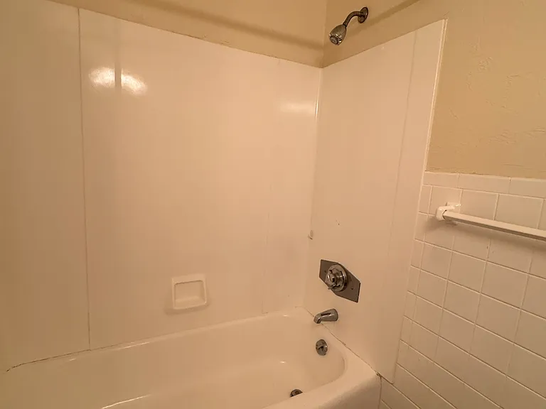 18 Westgate Dr — Photo 14