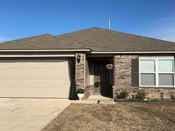 5096 Red Fox Trl, Bauxite, AR 72011