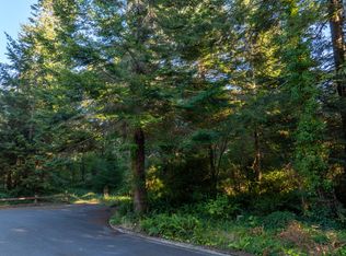 9th St NE #7-10, Bandon, OR 97411