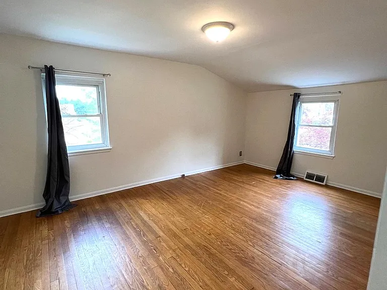 1907 Columbia Ave — Photo 14