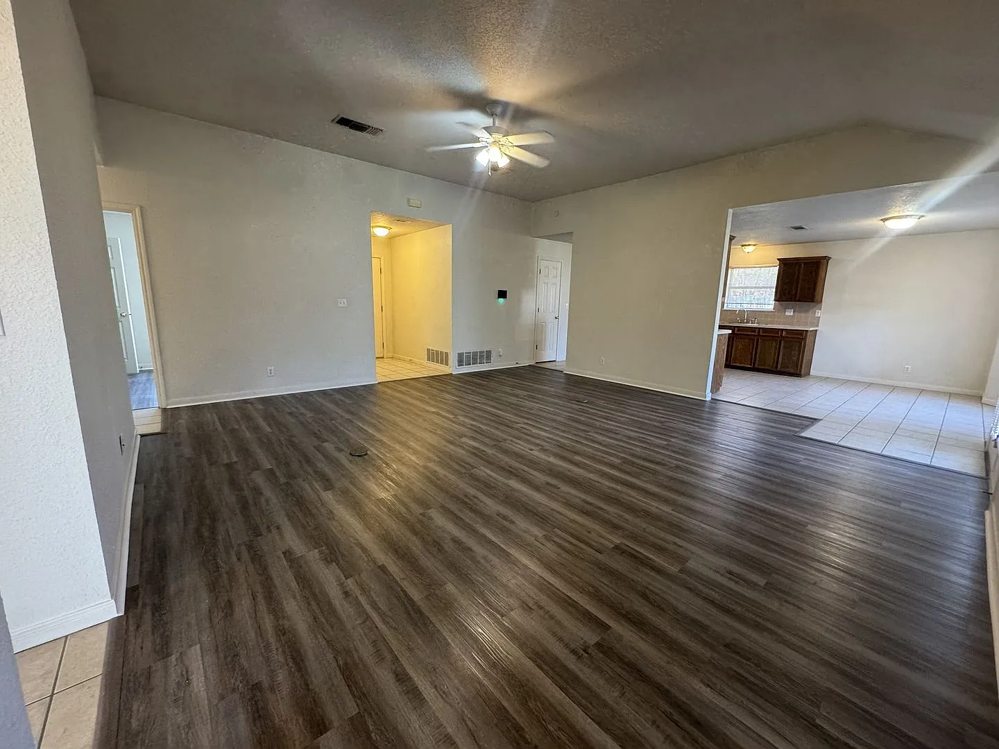 Newly Remodeled 4 BR 2 Bath Next to Harker Heights Community Park! — Photo 3