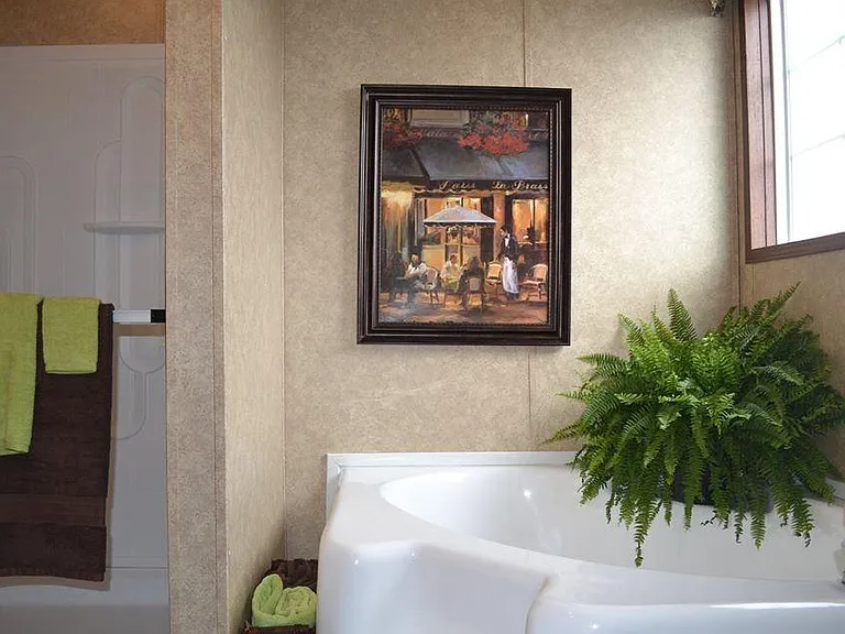 Master Bedroom - Garden Tub