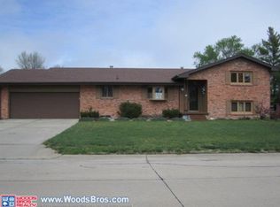 1012 E Phoenix Ave, Grand Island, NE 68801