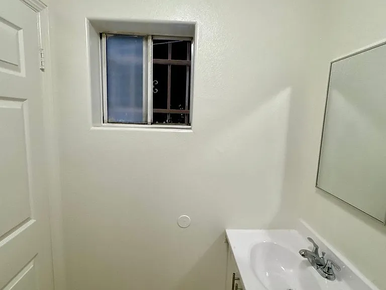 10524 S Avalon Blvd — Photo 10