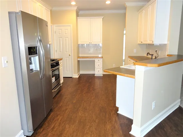 1296 Crown Ter — Photo 4