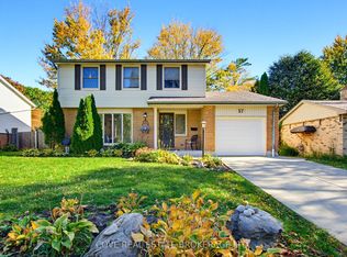 57 Lloyd Manor Cres, London, ON N6H 3Z4