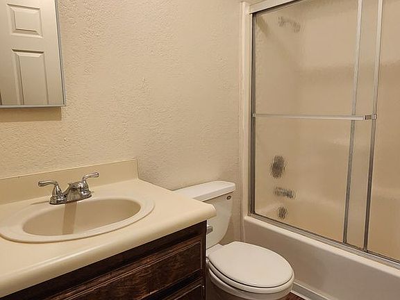 5th image of 2323 Chester Ln APT 6