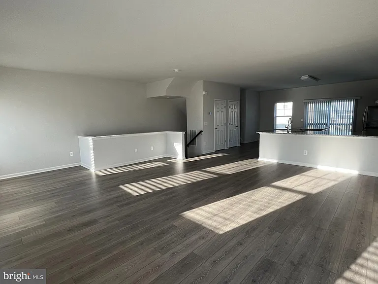 127 Lindy Way — Photo 2
