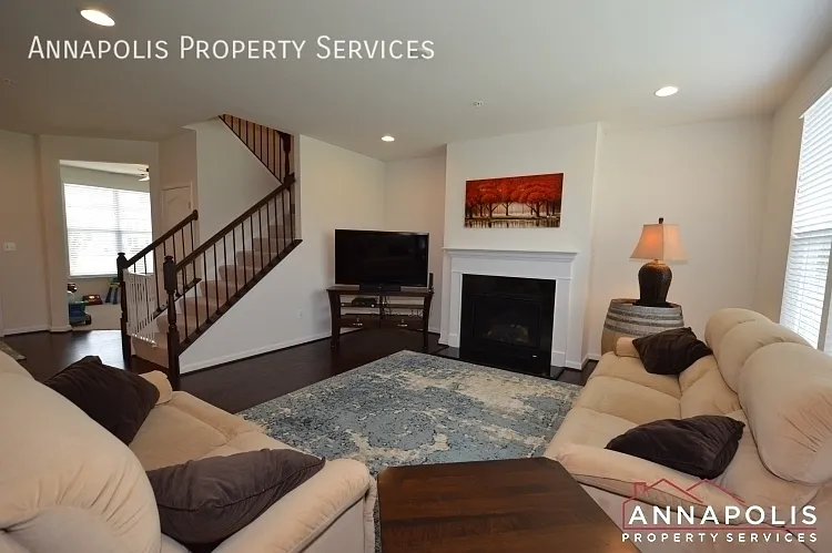 7948 Monrovia Dr — Photo 6