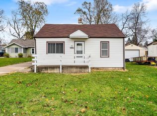 526 Sawyer Rd, Rockford, IL 61109