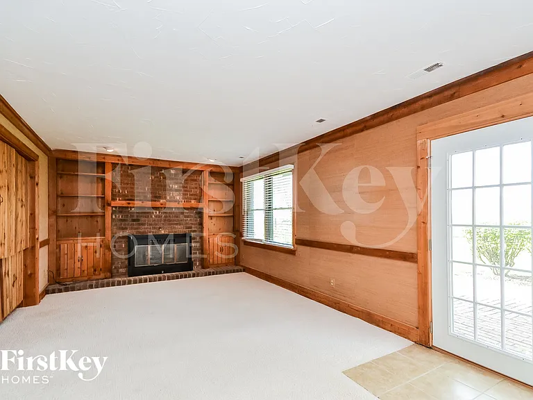 5668 Eagle Nest Ct — Photo 4