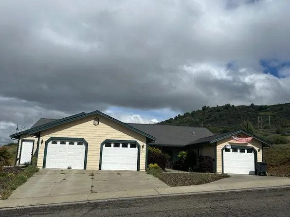 856-858 Sierra Vista Dr #860, Yreka, CA 96097