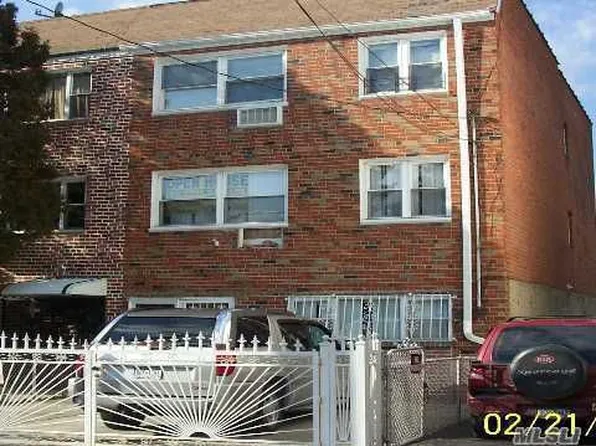 5833 79th Ave, Glendale, NY 11385