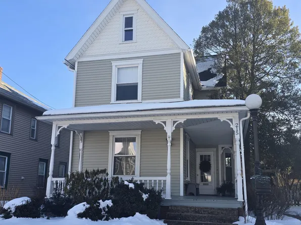 215 Maple St, Jersey Shore, PA 17740