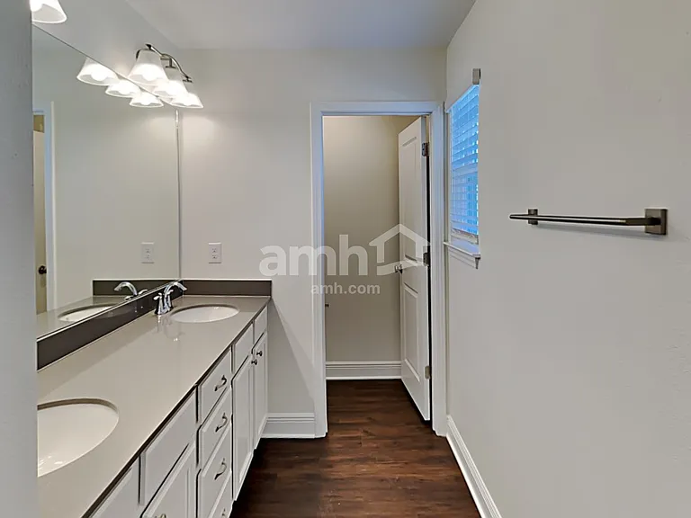 22451 Bellini Cir — Photo 15