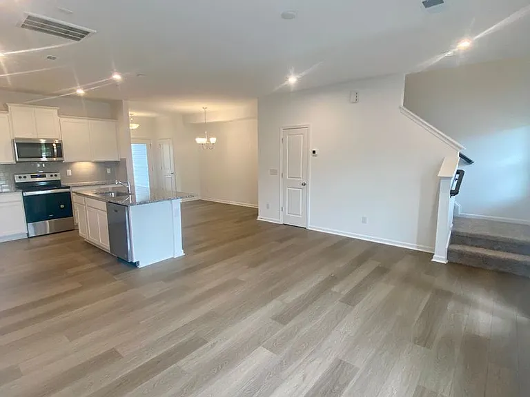 10108 Guardian Dr — Photo 4