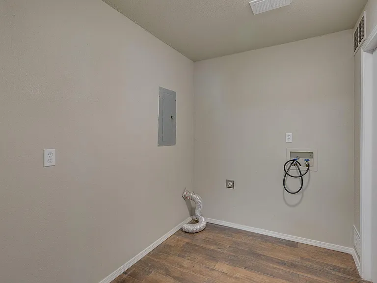 157 Harbor Dr — Photo 15