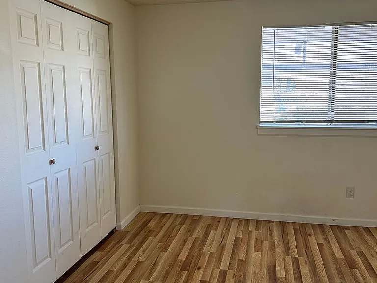 1415 W Yakima Ave — Photo 5