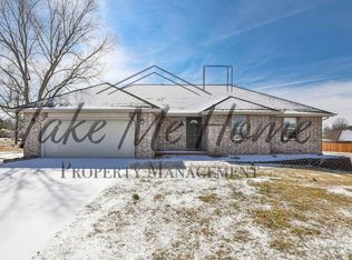 3464 W Village Ter, Springfield, MO 65810