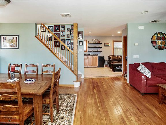 2nd image of 23 William St