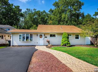 174 Howard Ave, Rochelle Park, NJ 07662