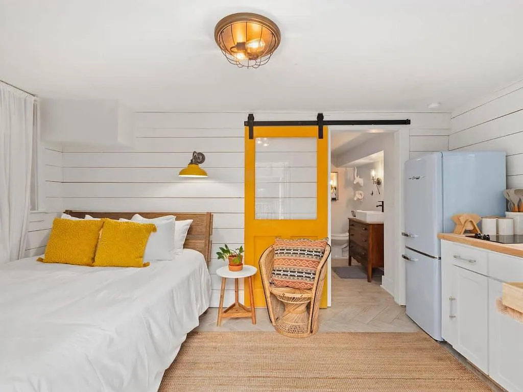 1 bed, 275 sqft, $1,700 — Photo 1