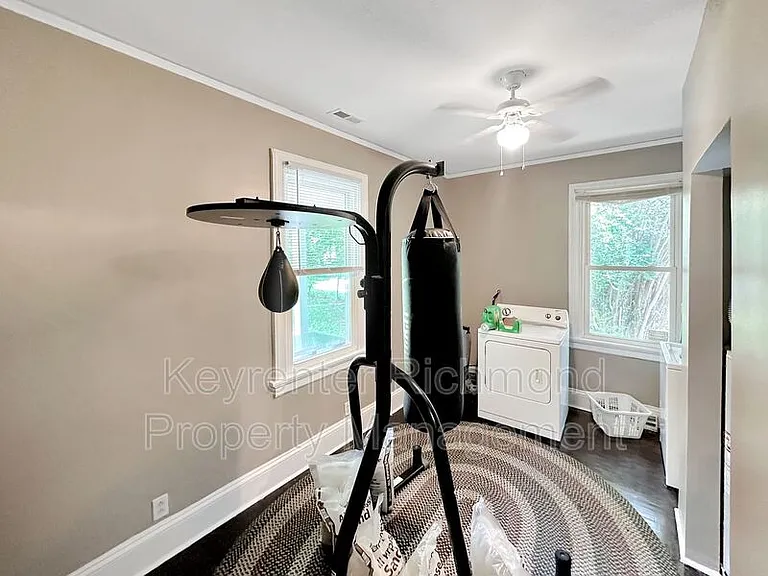 3716 Stockton St — Photo 11
