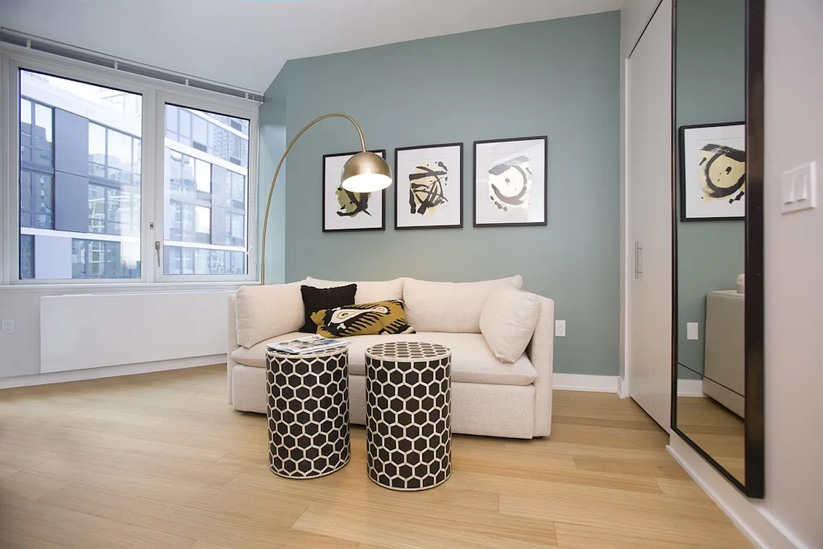 43-25 Hunter Street 3315W