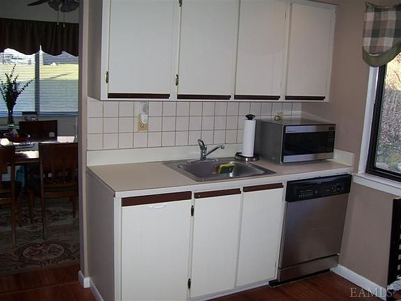 4th image of 29 Park Dr Unit 29