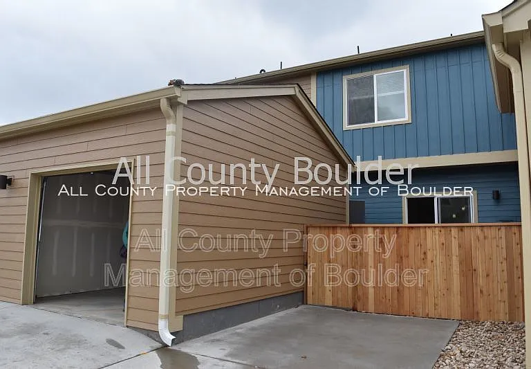 1305 Kestrel Ln #B — Photo 2