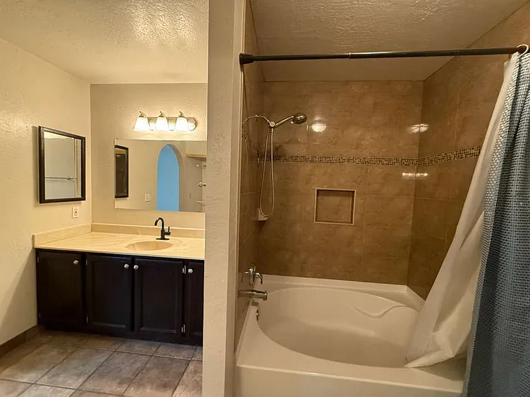 2311 W Hamilton Ave — Photo 17