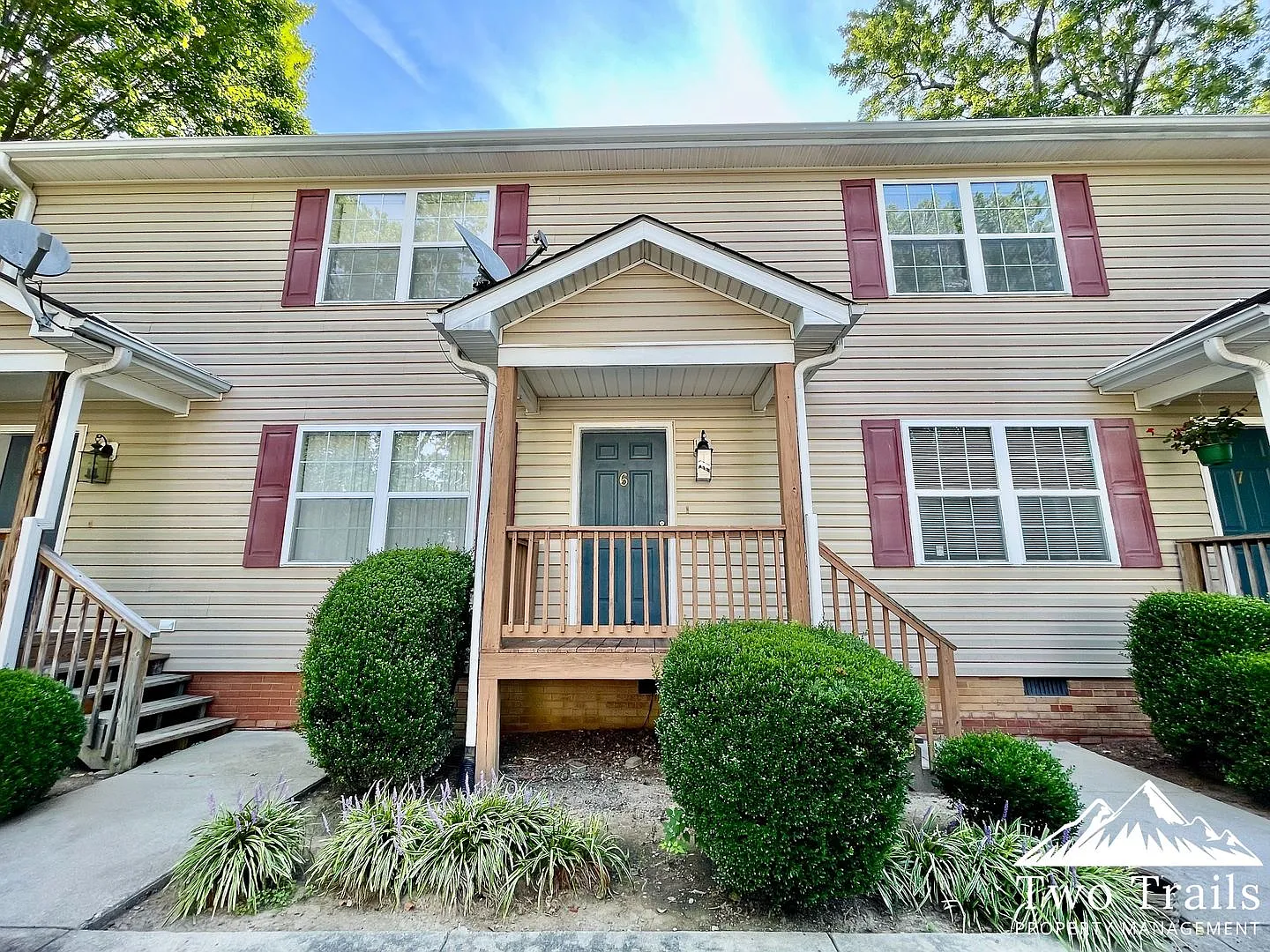 320 6th Ave Park Lea Townhomes — Photo 1