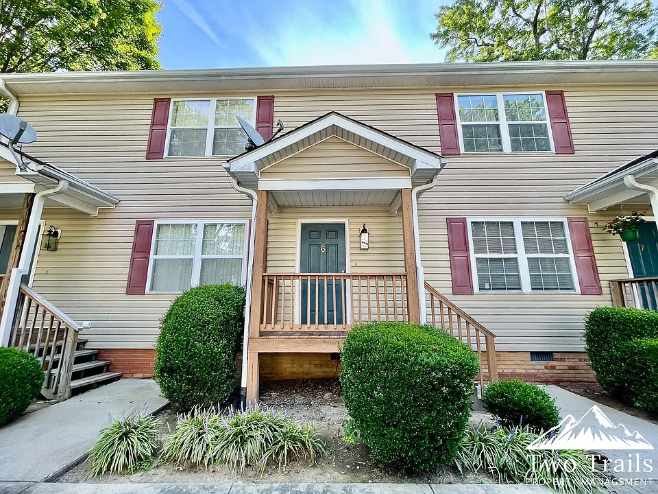 320 6th Ave W #1
