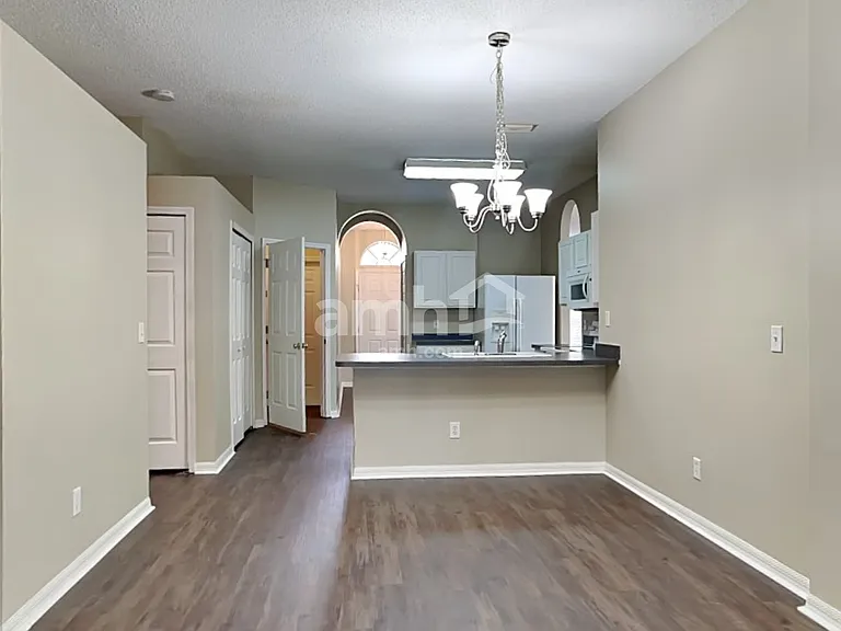 10430 Beneva Dr — Photo 4