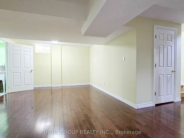 106 Castleglen Blvd — Photo 31
