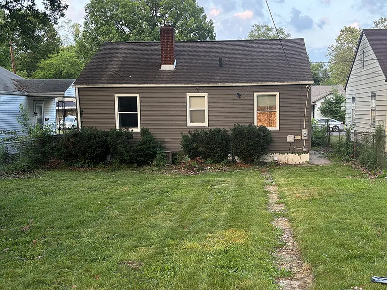 1419 Huey St — Photo 7