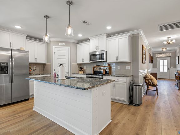 5th image of 361 Willow Bank Cir