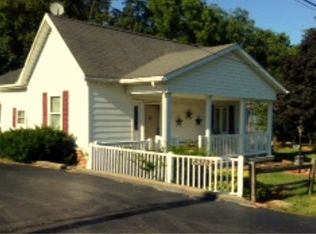 8319 E Washington St, Dugger, IN 47848
