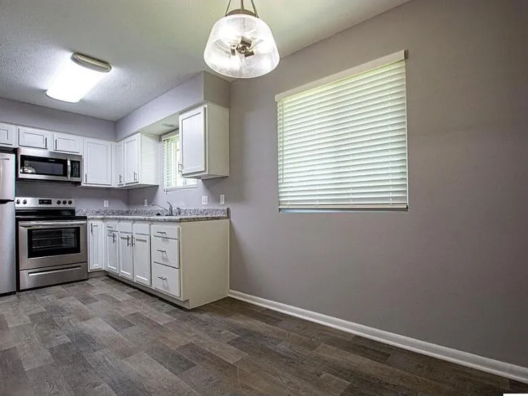 4859 S 132nd Ave — Photo 2